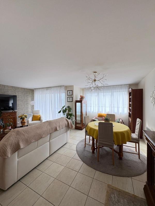 Appartement - 98 m² - 3 pièces