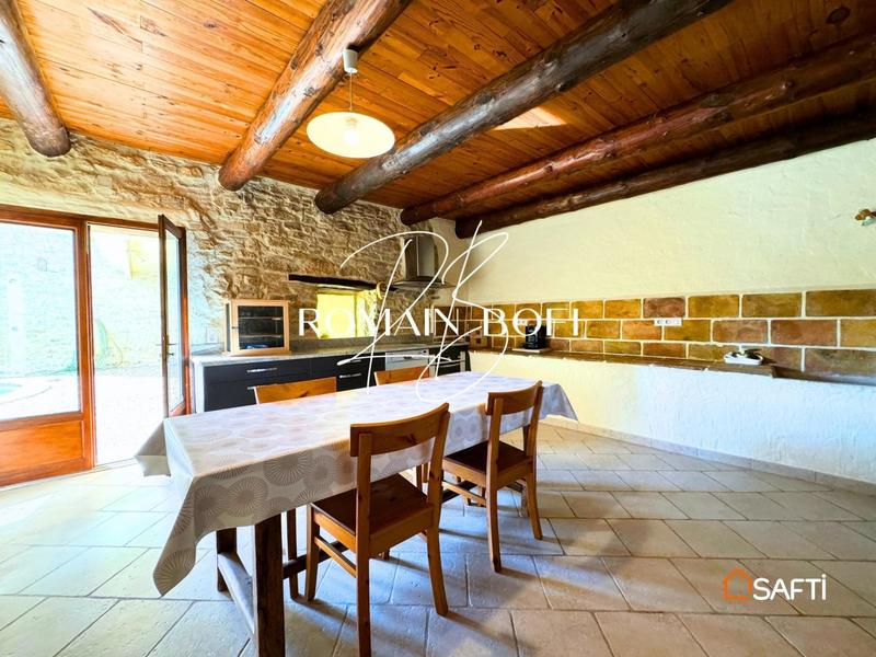 Maison - 283 m² - 12 pièces