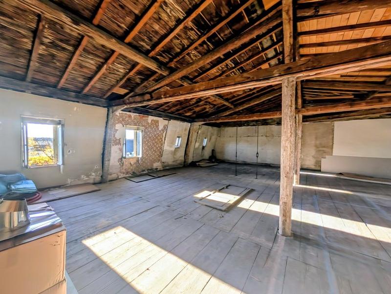 Appartement - 98 m² - 6 pièces