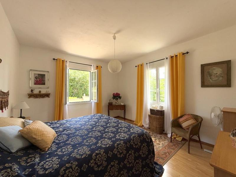 Maison - 180 m² - 7 pièces