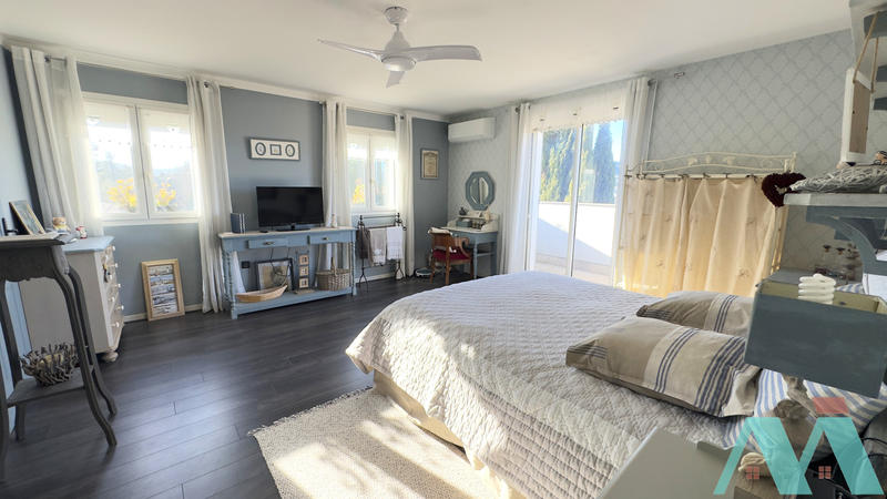 Maison - 190 m² - 7 pièces