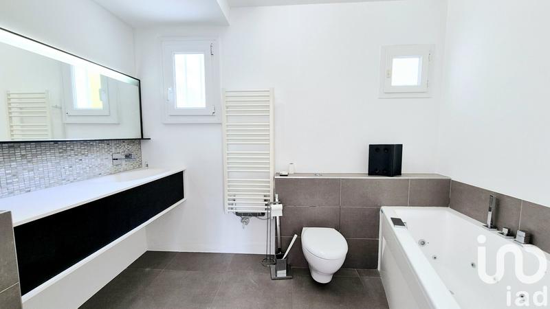 Maison - 177 m² - 6 pièces