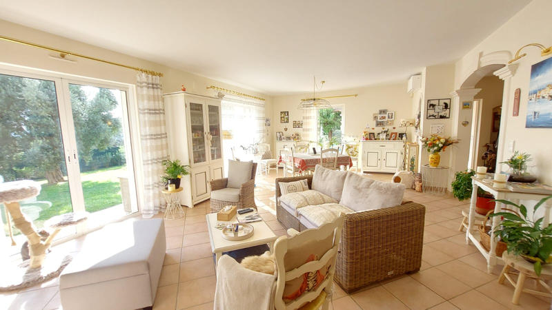 Villa - 210 m² - 6 pièces