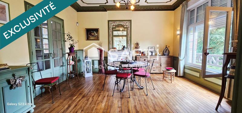 Maison - 280 m² - 10 pièces