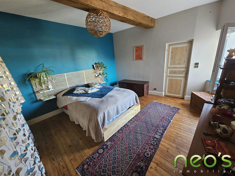 Maison - 240 m² - 10 pièces