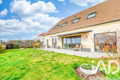 Maison - 192 m² - 10 pièces