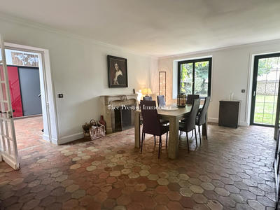 Maison - 180 m² - 6 pièces