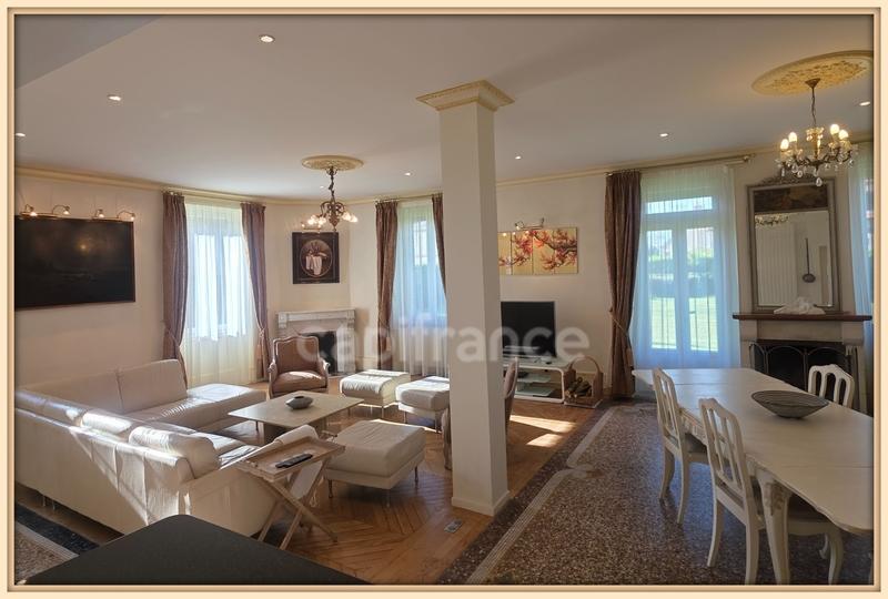 Maison bourgeoise - 266 m² - 10 pièces