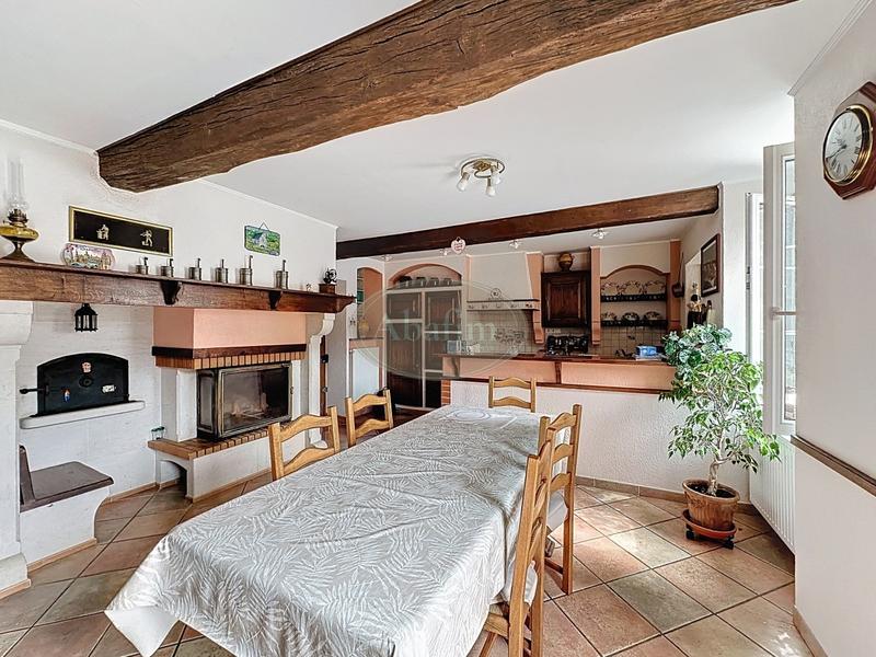 Maison - 180 m² - 7 pièces