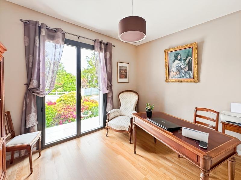 Maison - 180 m² - 7 pièces