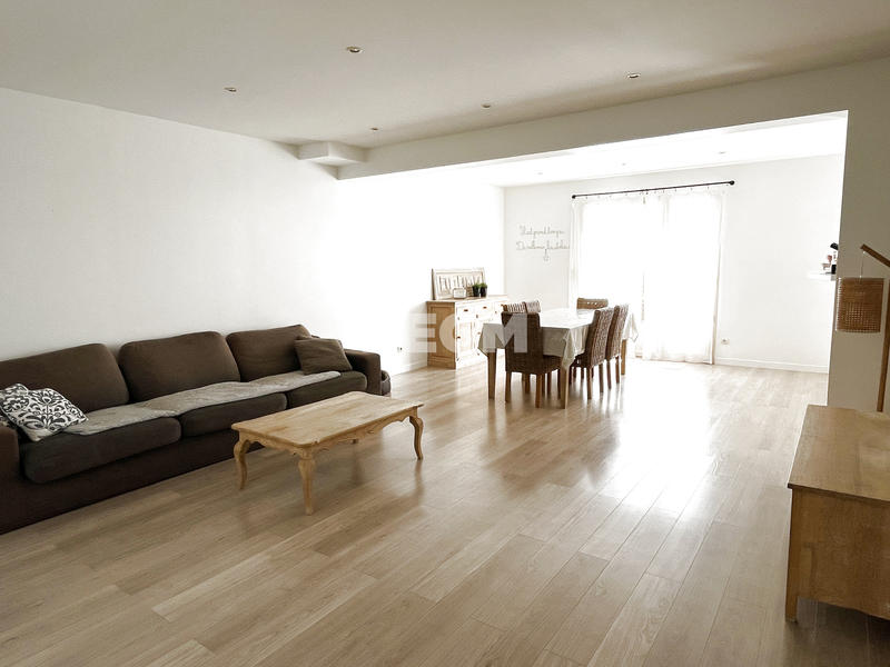 Maison - 166 m² - 6 pièces