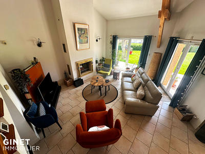 Maison - 184 m² - 6 pièces