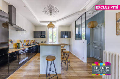 Maison - 180 m² - 6 pièces