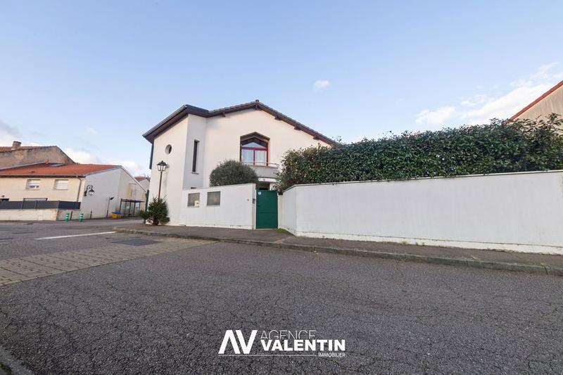 Maison - 195 m² - 6 pièces