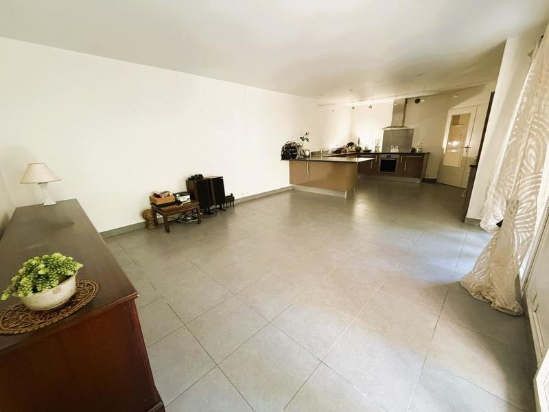 Appartement - 99 m² - 5 pièces