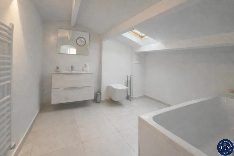 Appartement - 98 m² - 3 pièces