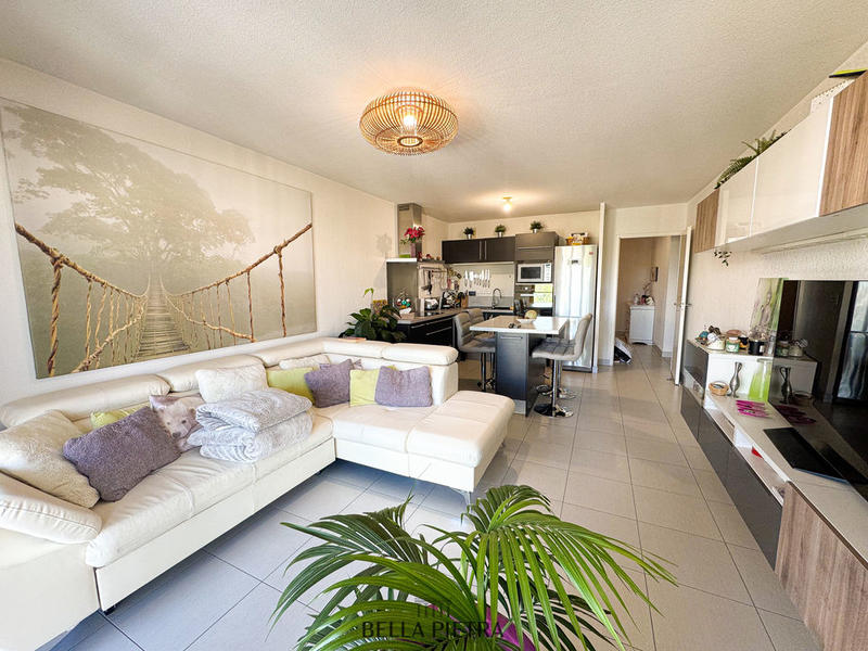 Appartement - 80 m² - 4 pièces