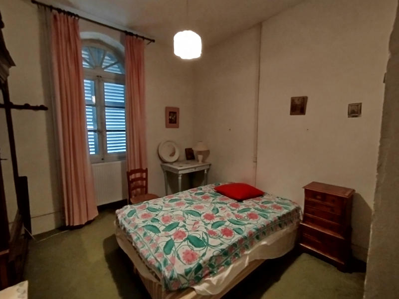 Maison - 250 m² - 12 pièces