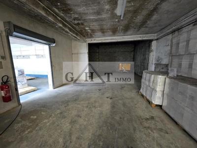 Entrepôt - 2 352 m²