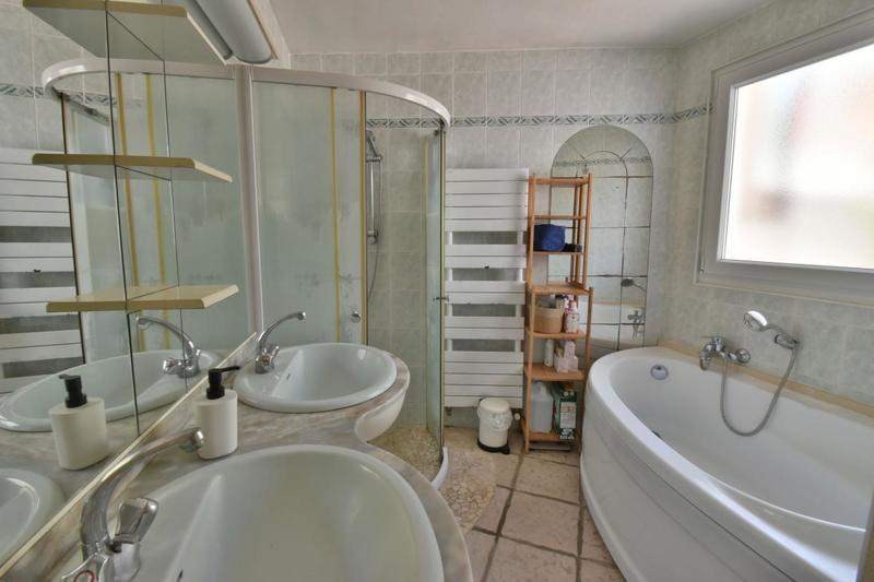 Maison - 90 m² - 3 pièces