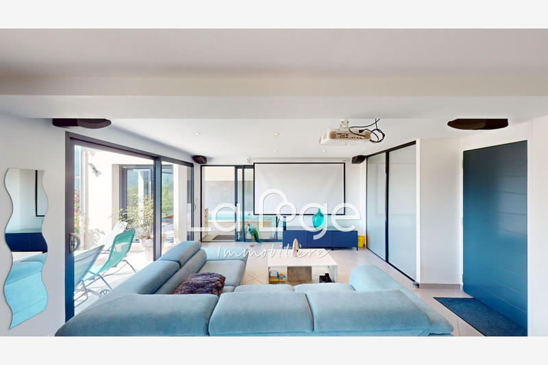 Demeure - 178 m² - 6 pièces