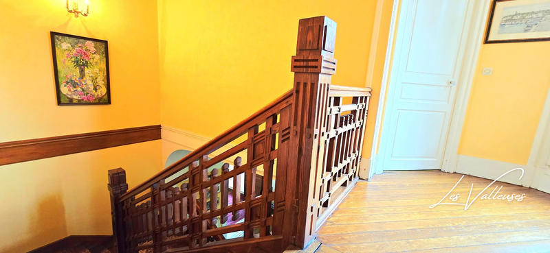 Maison - 308 m² - 8 pièces