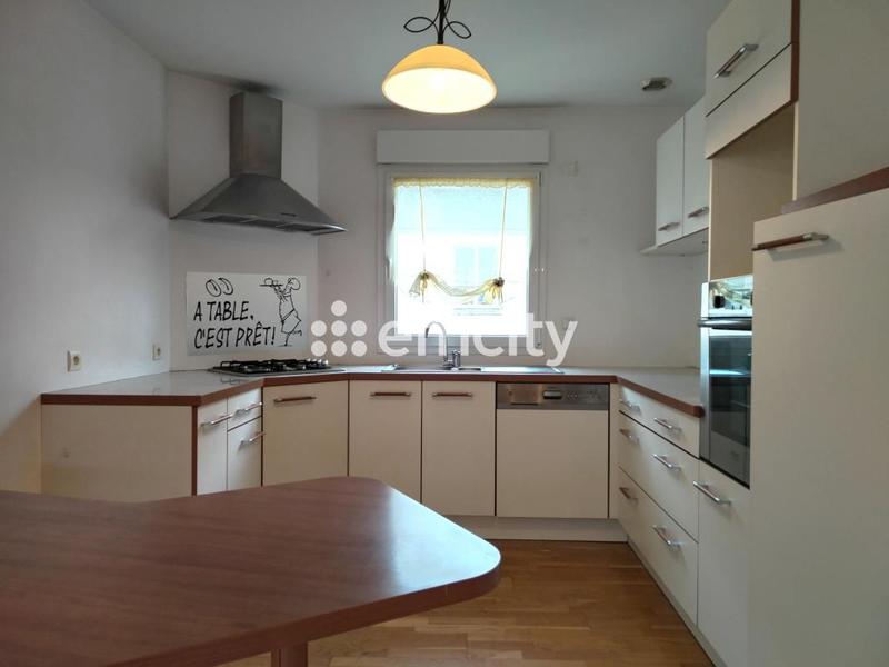 Appartement - 155 m² - 6 pièces