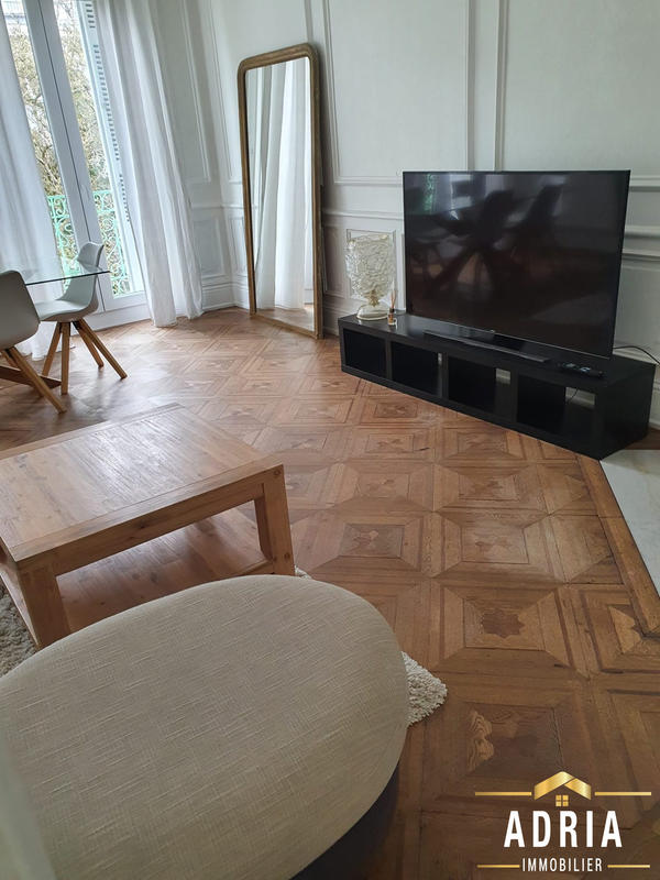 Maison - 450 m² - 17 pièces