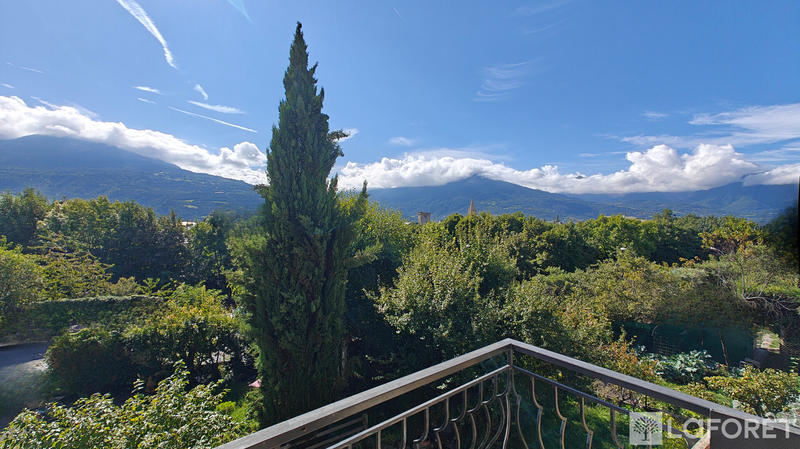 Appartement - 141 m² - 6 pièces