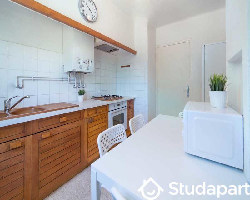 Chambre - 80 m² - 1 pièce