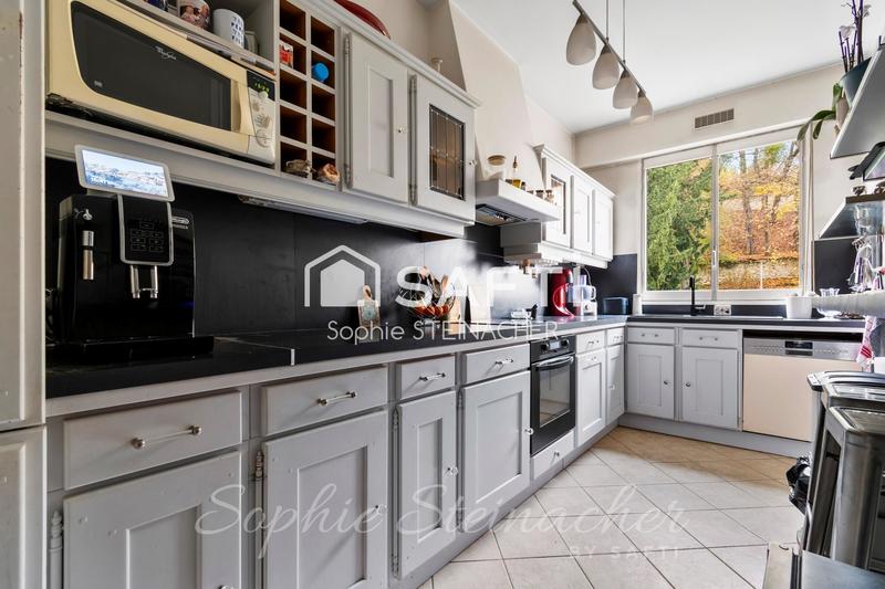 Appartement - 144 m² - 6 pièces