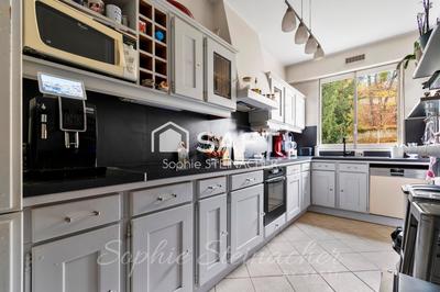 Appartement - 144 m² - 6 pièces