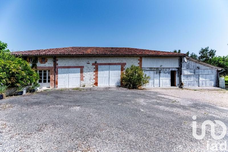 Maison - 330 m² - 7 pièces