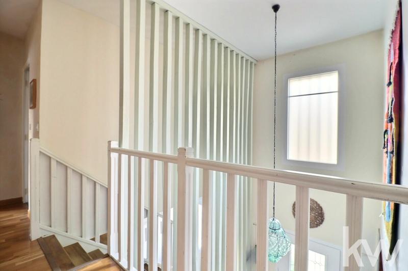 Maison - 241 m² - 8 pièces