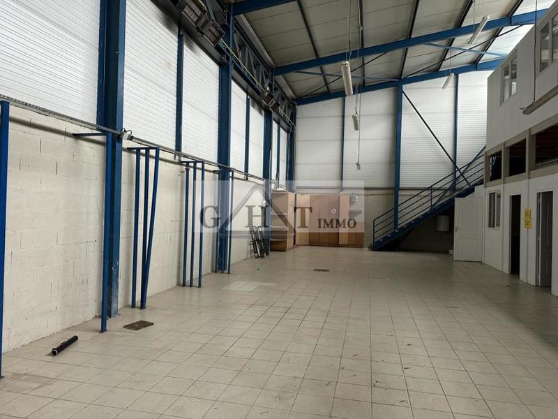 Entrepôt - 270 m²