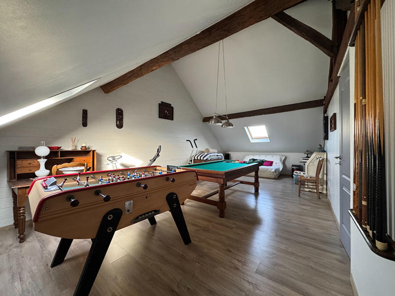 Maison - 182 m² - 8 pièces