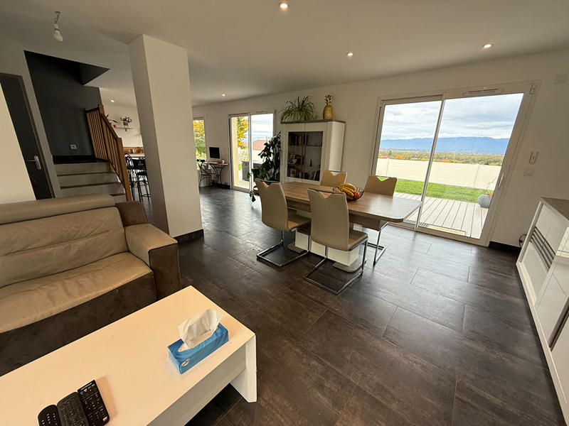 Maison - 121 m² - 5 pièces