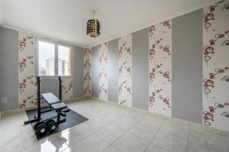 Appartement - 94 m² - 5 pièces