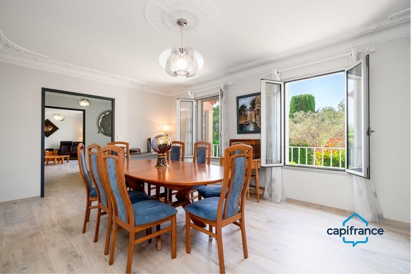 Villa - 169 m² - 8 pièces