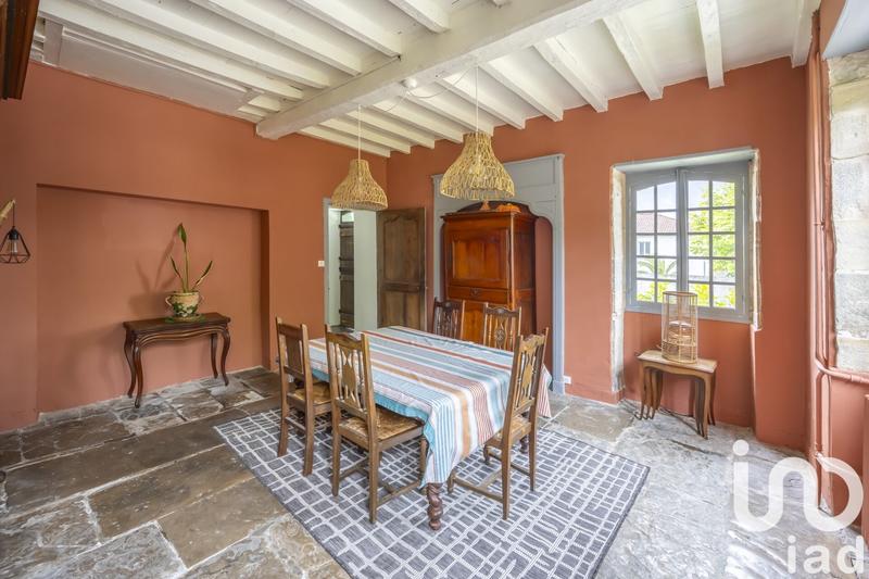 Maison - 383 m² - 11 pièces