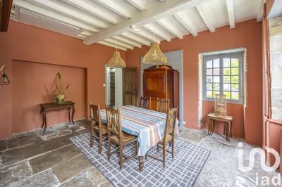 Maison - 383 m² - 11 pièces