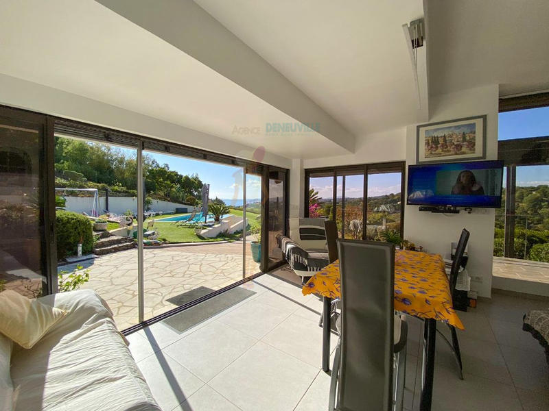 Villa - 185 m² - 6 pièces