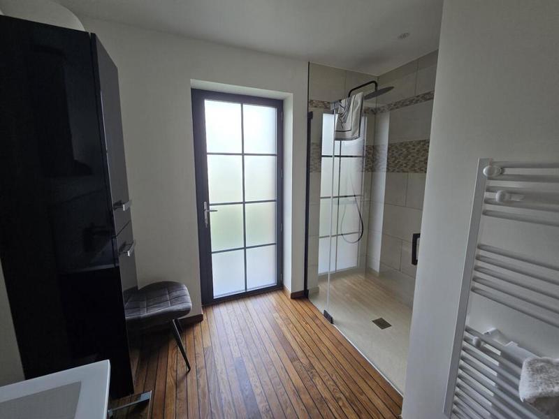 Maison - 295 m² - 9 pièces