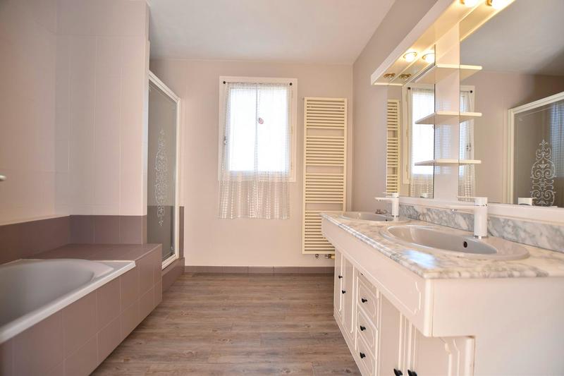 Maison contemporaine - 167 m² - 7 pièces