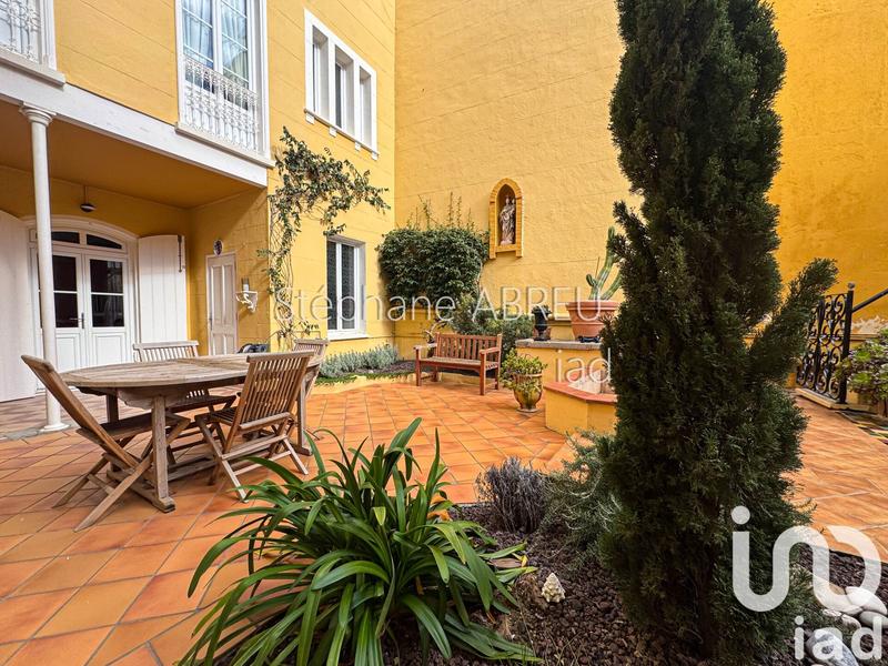 Maison - 297 m² - 9 pièces