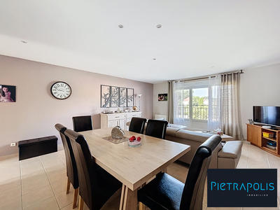 Appartement - 93 m² - 4 pièces