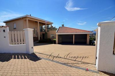 Demeure - 215 m² - 9 pièces