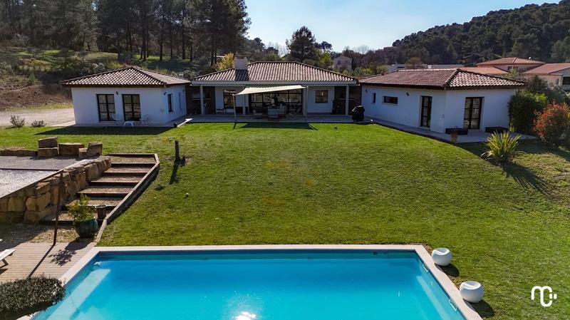 Maison - 152 m² - 6 pièces