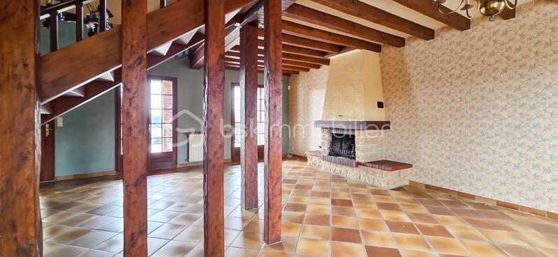 Maison traditionnelle - 198 m² - 8 pièces