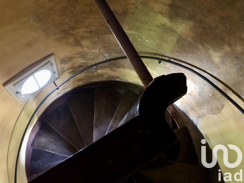 Maison - 225 m² - 10 pièces